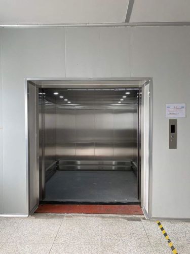 Báo giá thang máy tải hàng 1000kg​