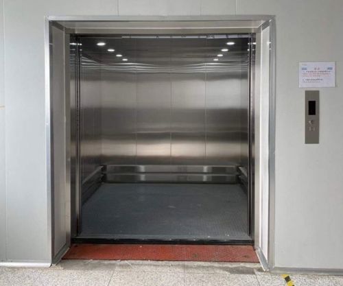 Thang máy tải hàng 300kg